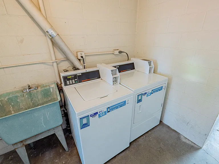 Beverly Hills Laundry Room