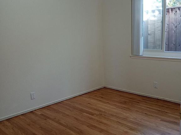 3rd image of 10071 Alhambra Ave