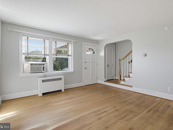 5th image of 202 Ridge Ave
