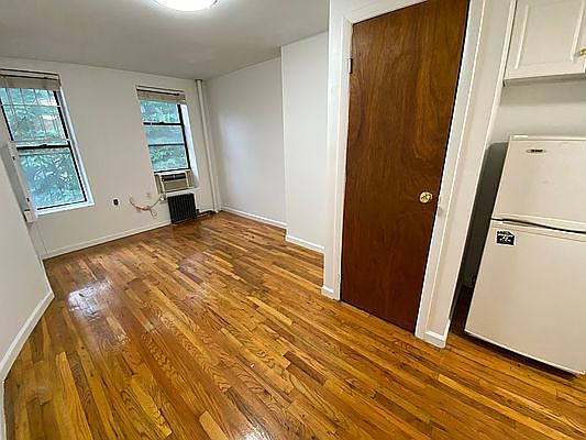 1st image of 324 E 6th St APT 9
