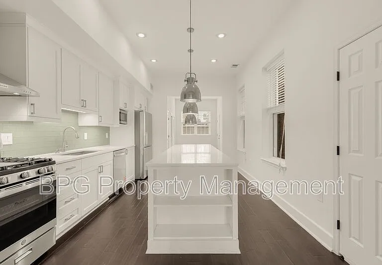 1027 7th St NE — Photo 37