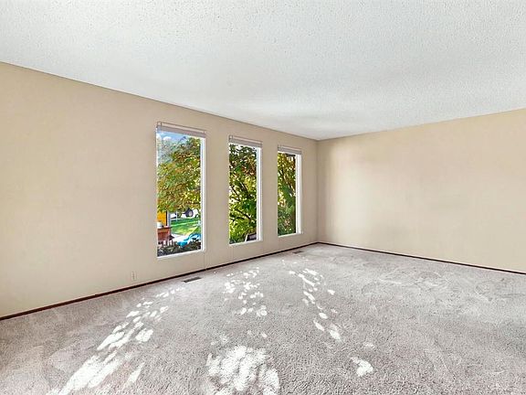 4th image of 652 E Oakwood Pl SW