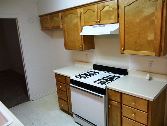 5th image of 112 Roosevelt Dr