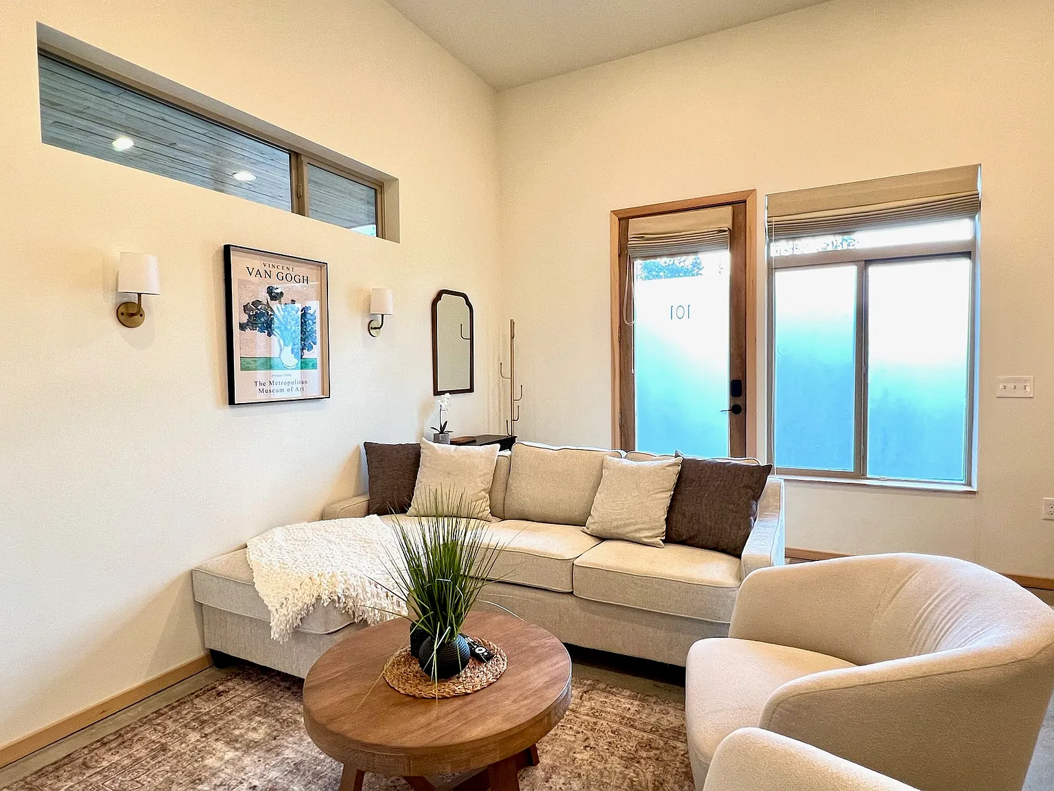 2 bed, 845 sqft, $2,350 — Photo 2