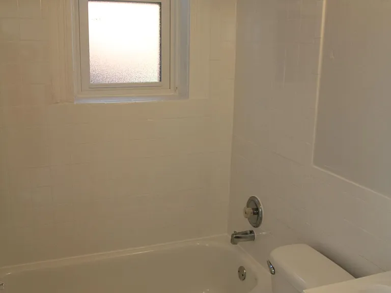 7422 Maple Ave #A — Photo 15