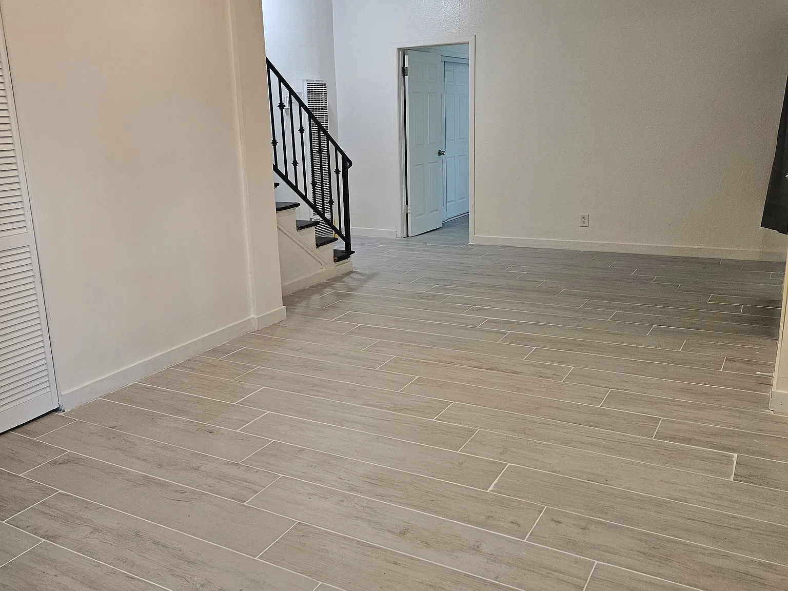3 bed, 1100 sqft, $3,500 — Photo 4