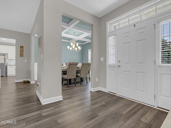 5th image of 302 Mckenzie Place