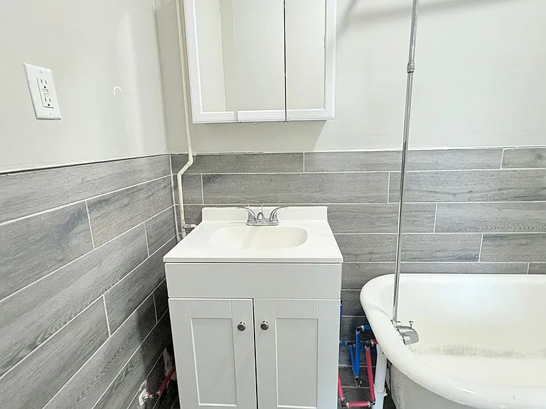 83 Sachem St #2 — Photo 16