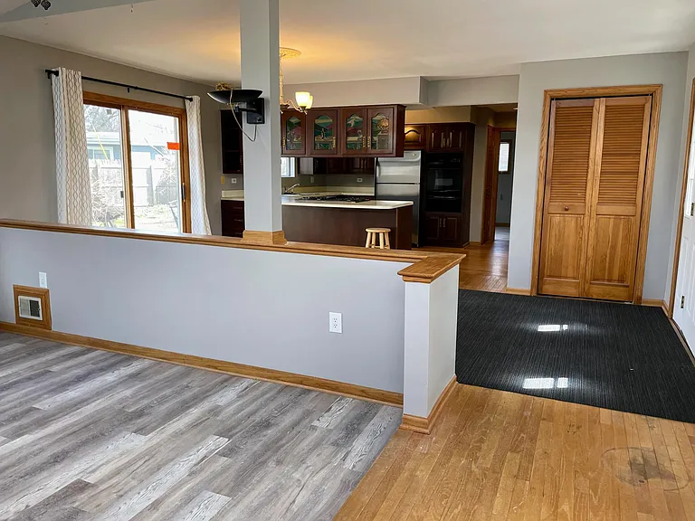 126 Meadowbrook Ln — Photo 5