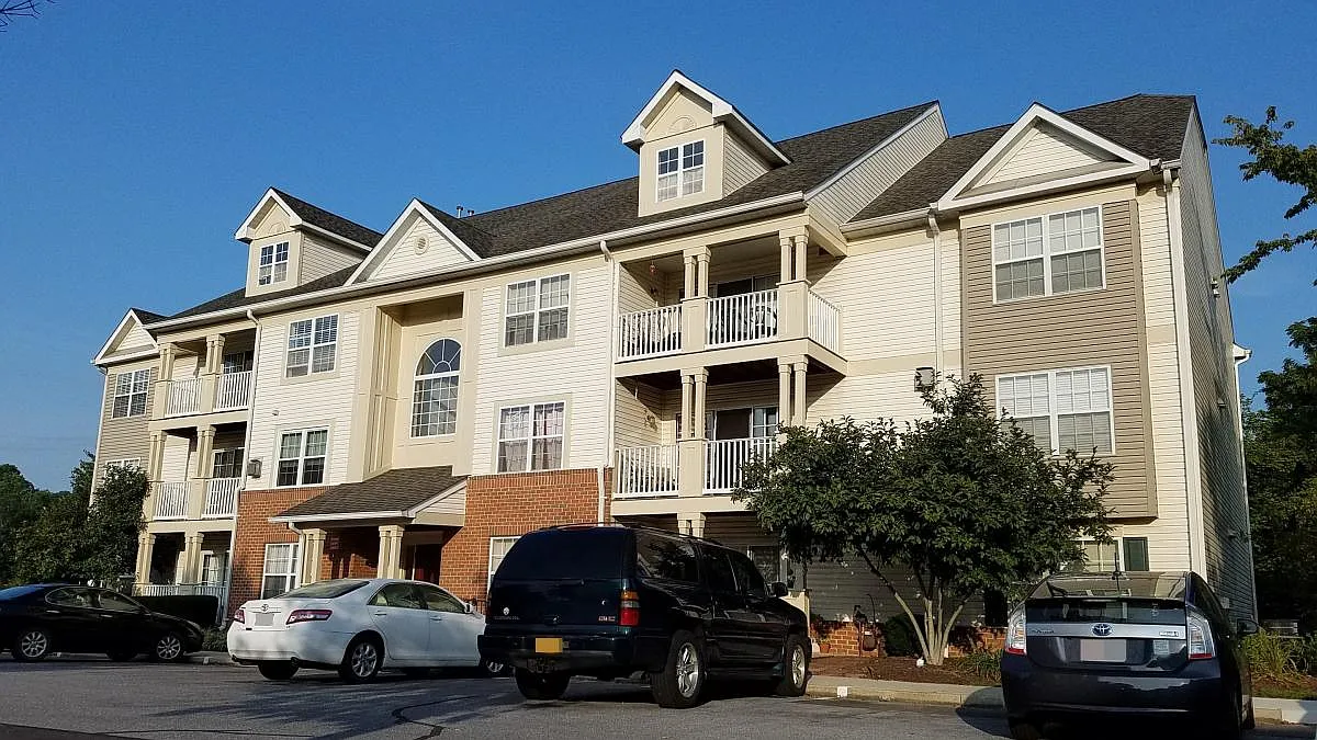 2 bed, 1242 sqft, $1,975 — Photo 1