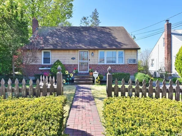 1355 Rosser Avenue, Elmont, NY 11003