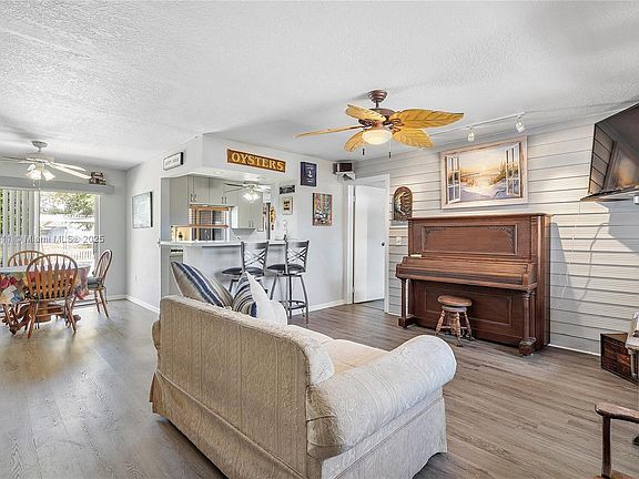 5th image of 11461 NW 31st Pl