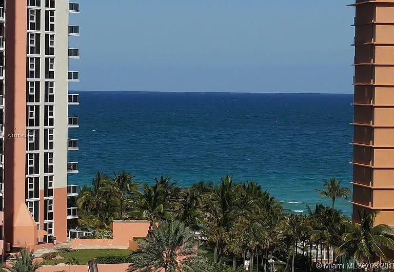19370 Collins Avenue Seasonal #923 — Photo 23