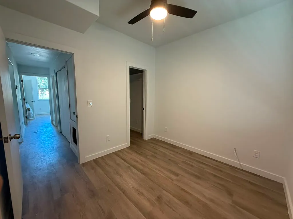1307 Pleasanton Rd — Photo 3