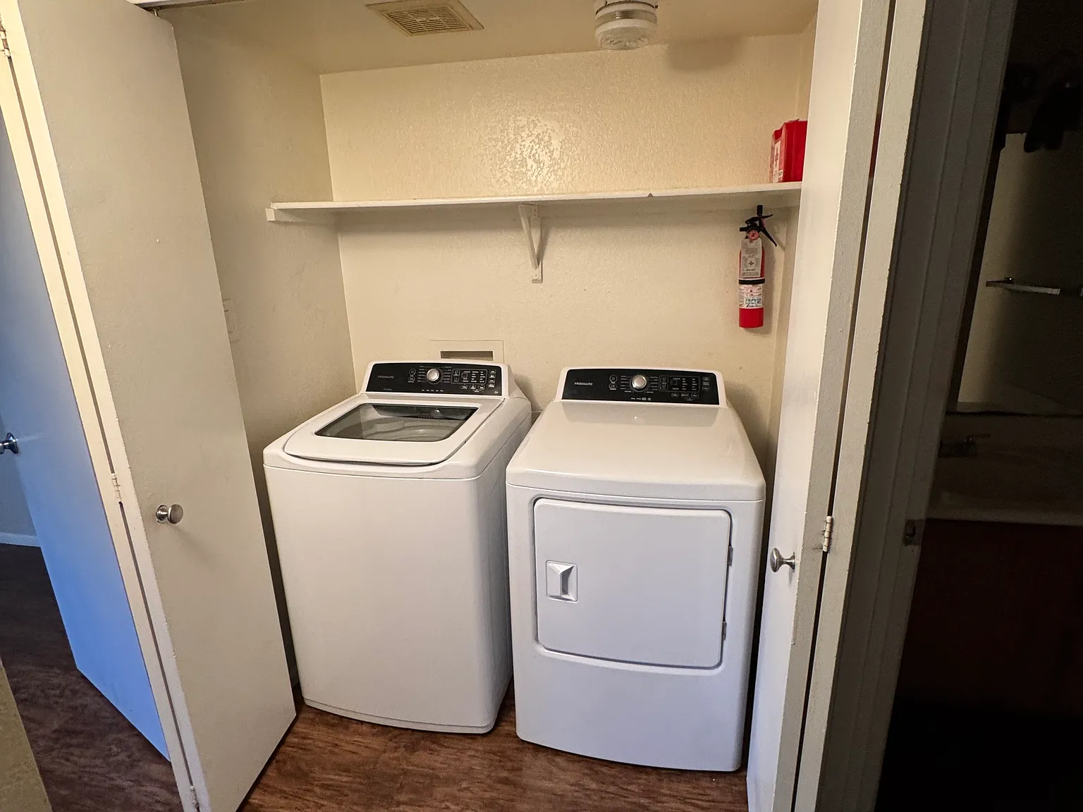 2 bed, 998 sqft, $1,299 — Photo 3