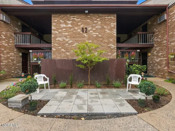 82 Amberly Drive #A, Manalapan, NJ 07726
