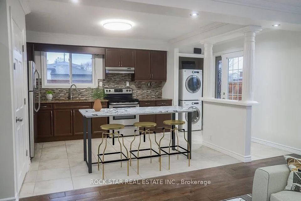 3 bed, $2,400 — Photo 3