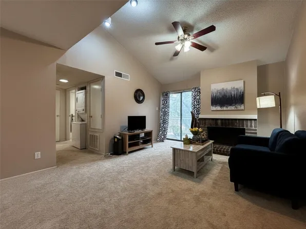 7900 N Stadium Dr APT 16, Houston, TX 77030