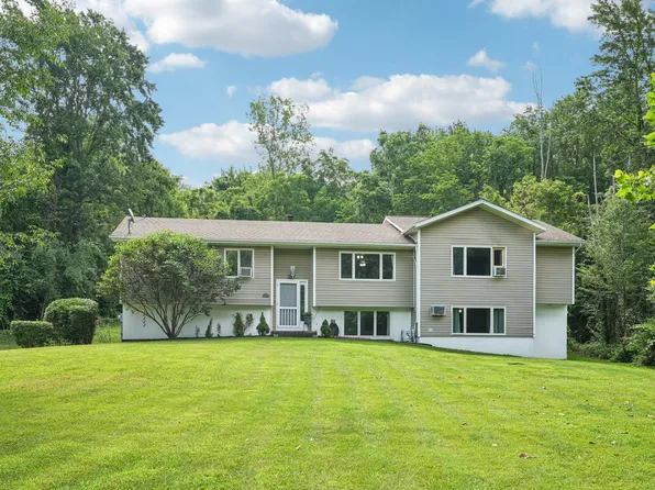 24 Wild Turkey Run, Wappingers Falls, NY 12590