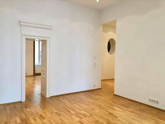 5th image of 544 Union Ave