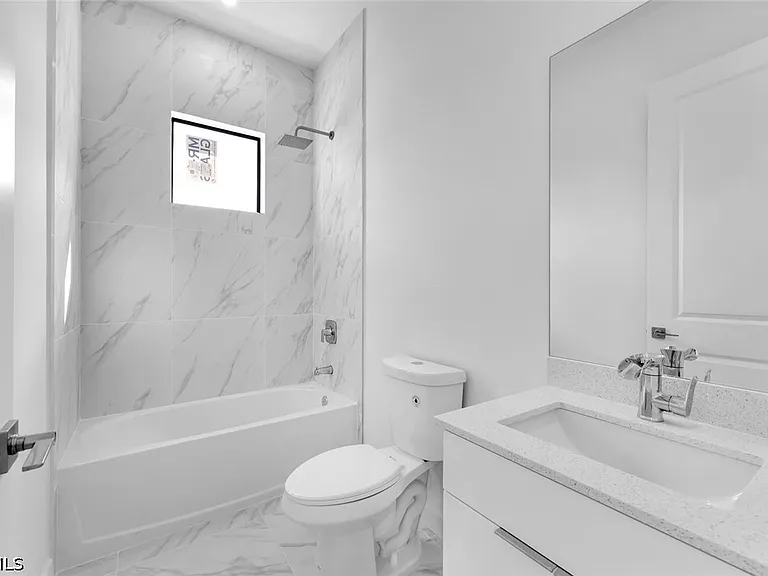 846 Cadis St E — Photo 19