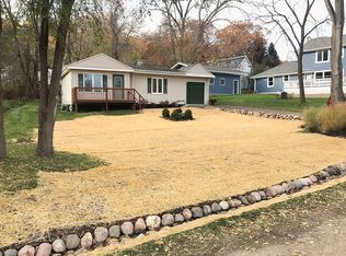 128 Sunnyside Ct, Williams Bay, WI 53191