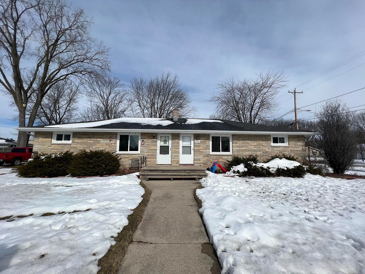 950 Airport Rd, Menasha, WI 54952 Zillow