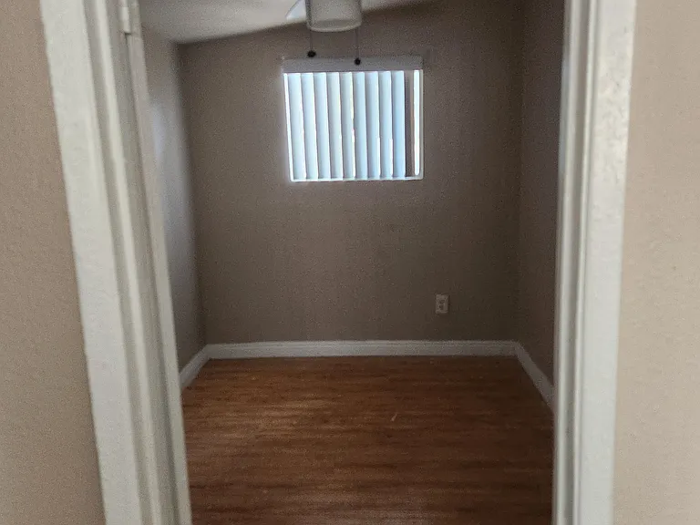 1470 Murchison St — Photo 9
