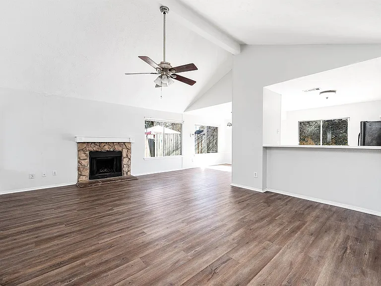 3423 Nutwood Ln — Photo 7