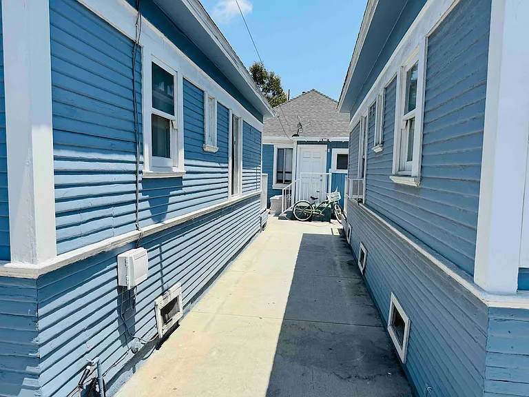 Detached townhomes