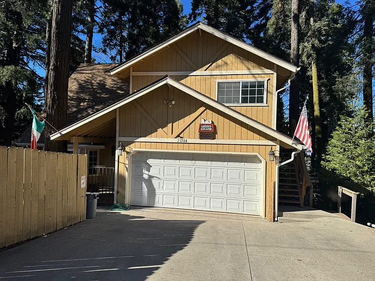 21564 Jobs Peak Rd — Photo 1