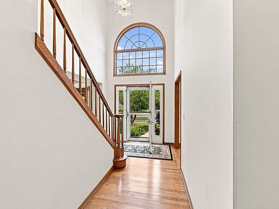 4th image of 3028 Wedgewood Dr