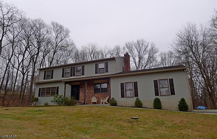 1st image of 10 Lauren Ln