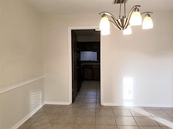 3rd image of 1110 Bramblebury Dr