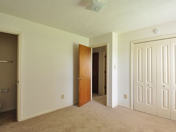 3rd image of 4641 Hardy Dr APT B