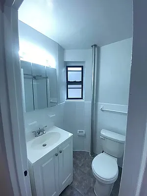 Rented by CITY SKYLINE REALTY INC | media 10