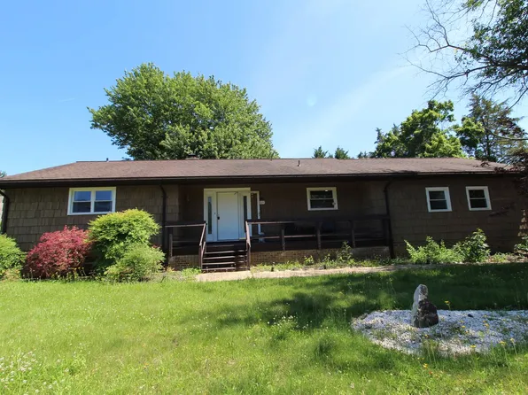 221 Alleghany Dr, McGaheysville, VA 22840