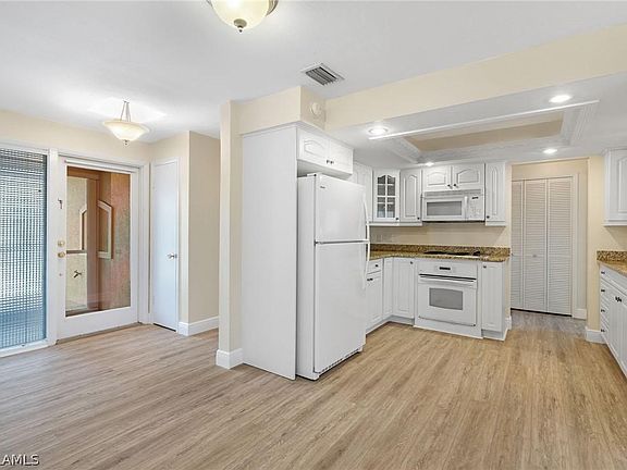 4th image of 15482 Copra Ln
