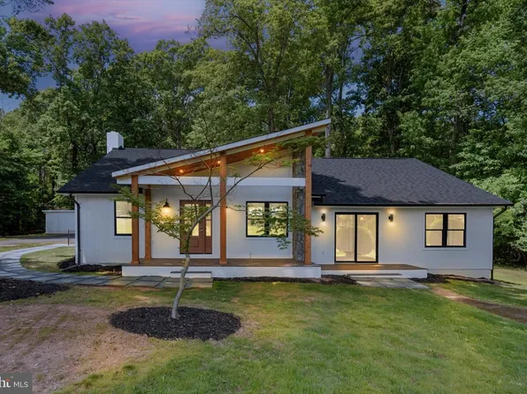 12365 Henderson Rd, Clifton, VA 20124