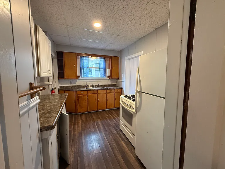 218 E Monroe St — Photo 7