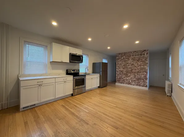486 Main St #2, Harleysville, PA 19438