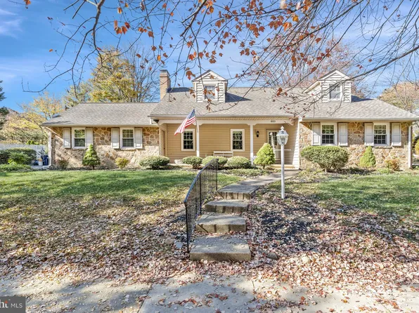 603 Amberley Rd, Wilmington, DE 19803