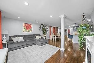 2nd image of 2872 W Palmer St