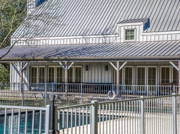 1585 Round Top Rd, Round Top, TX 78954