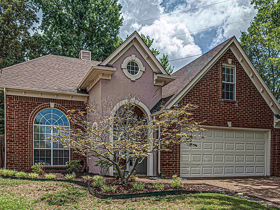 2nd image of 588 Pantherburn Cir N