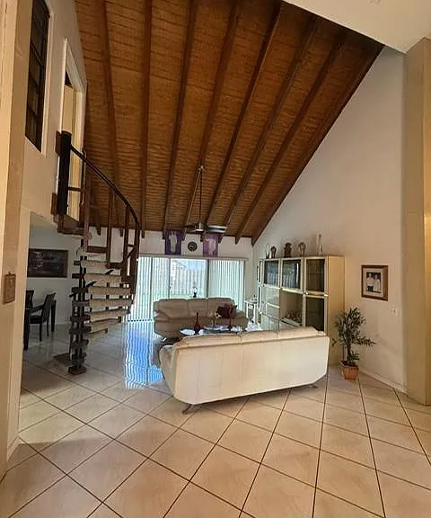 2560 Azalea Ave — Photo 6