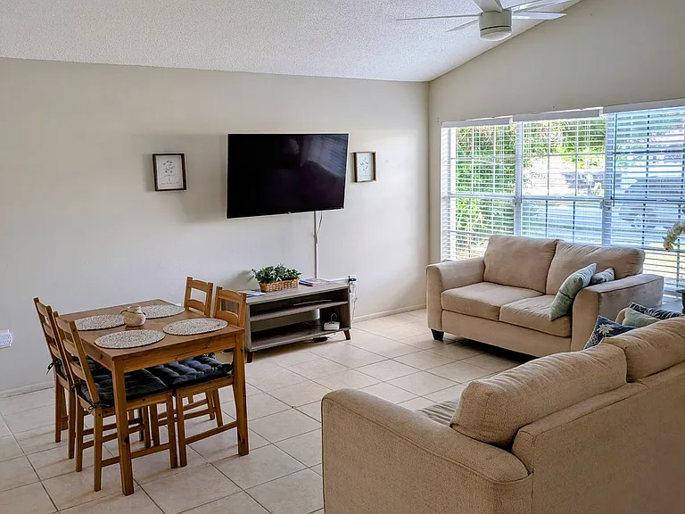 1083 Snead Ave — Photo 6