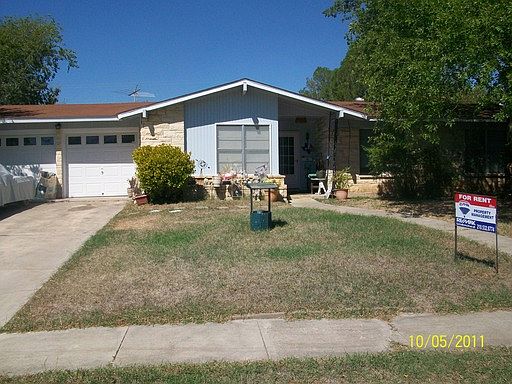 1st image of 355 Pinewood Ln