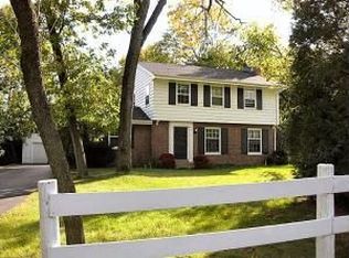 415 E Bradley Rd, Fox Pt, WI 53217