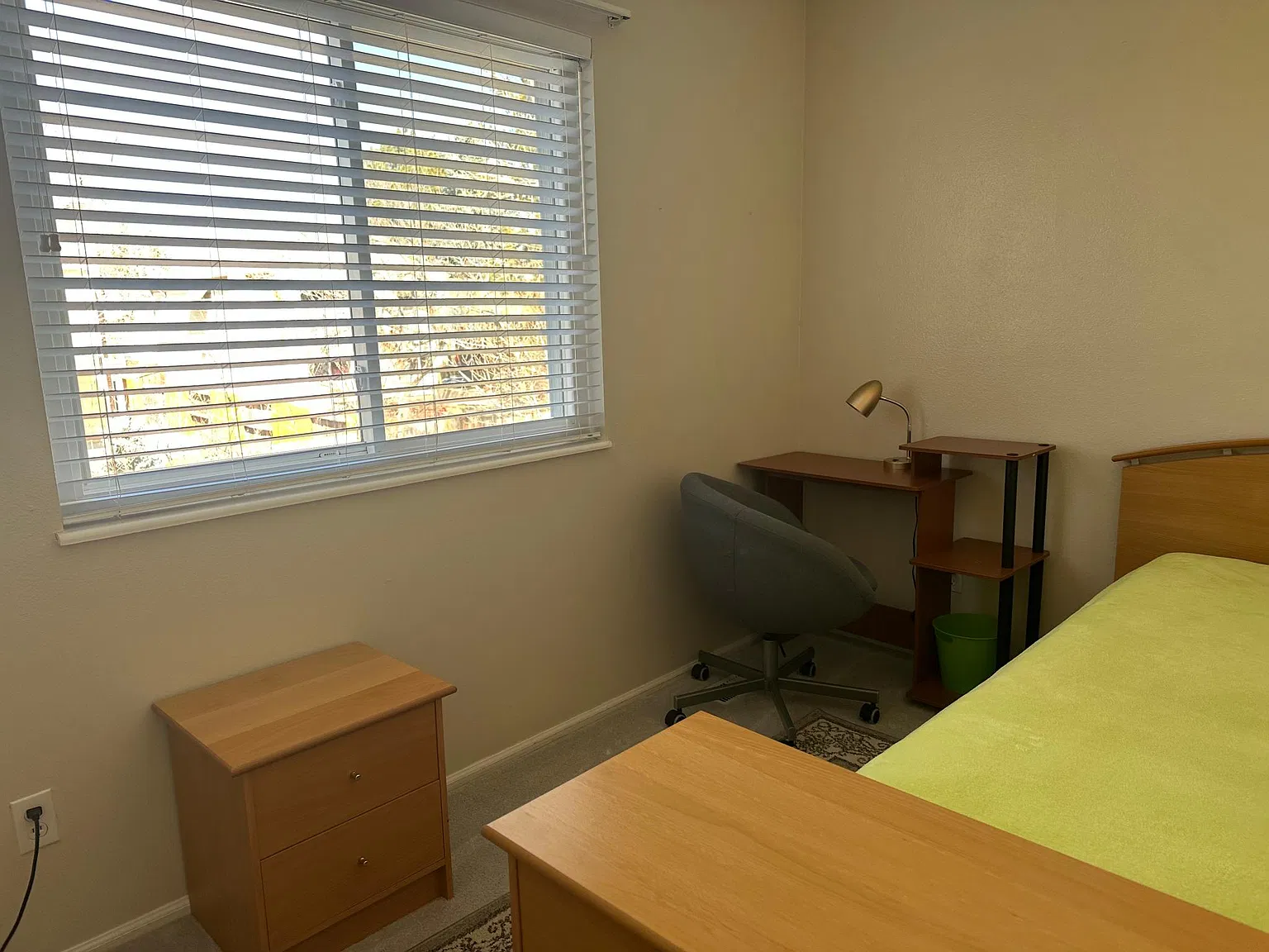 3 bed, 2.5 bath, 2580 sqft, $800 — Photo 1